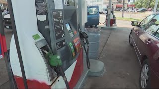 Celebrity Georgia governor signs executive order to suspend gas tax for 2 more weeks Net Worth