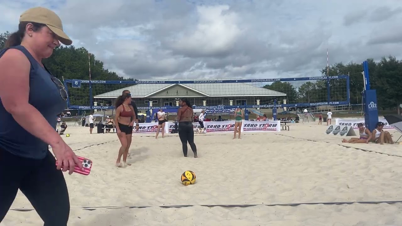 Elsa Schroth, Emily Sas game two set two