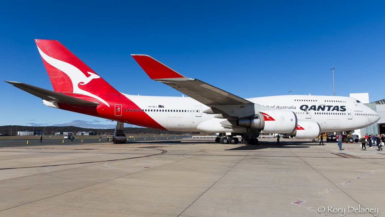 qantas-final-commercial-747-flight-qf747-vh-oej-pushback-and