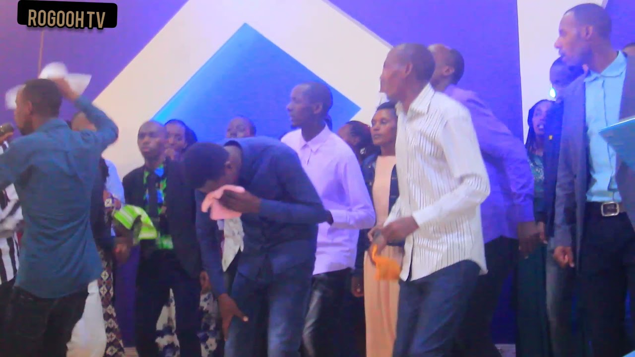 UMWAMI NIGITARE GIKOMEYE WITH MAITRE /ABAYUMBE