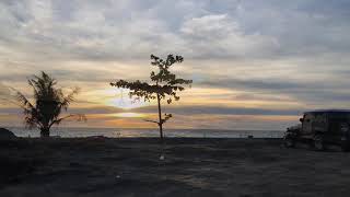 Pantai Padang/Taplau, West Sumatra: Beuatiful, Golden Sunset Near the City Center