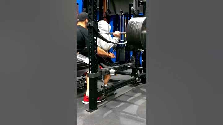 Ryan cashman squating 585