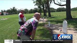 2 Andover volunteers restore 1 of town’s oldest cemeteries
