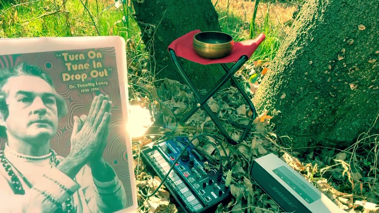 Turn On Tune In Drop Out Korg Jam For Timothy Leary ティモシーリアリーに奉納 Outdoor Volca Youtube