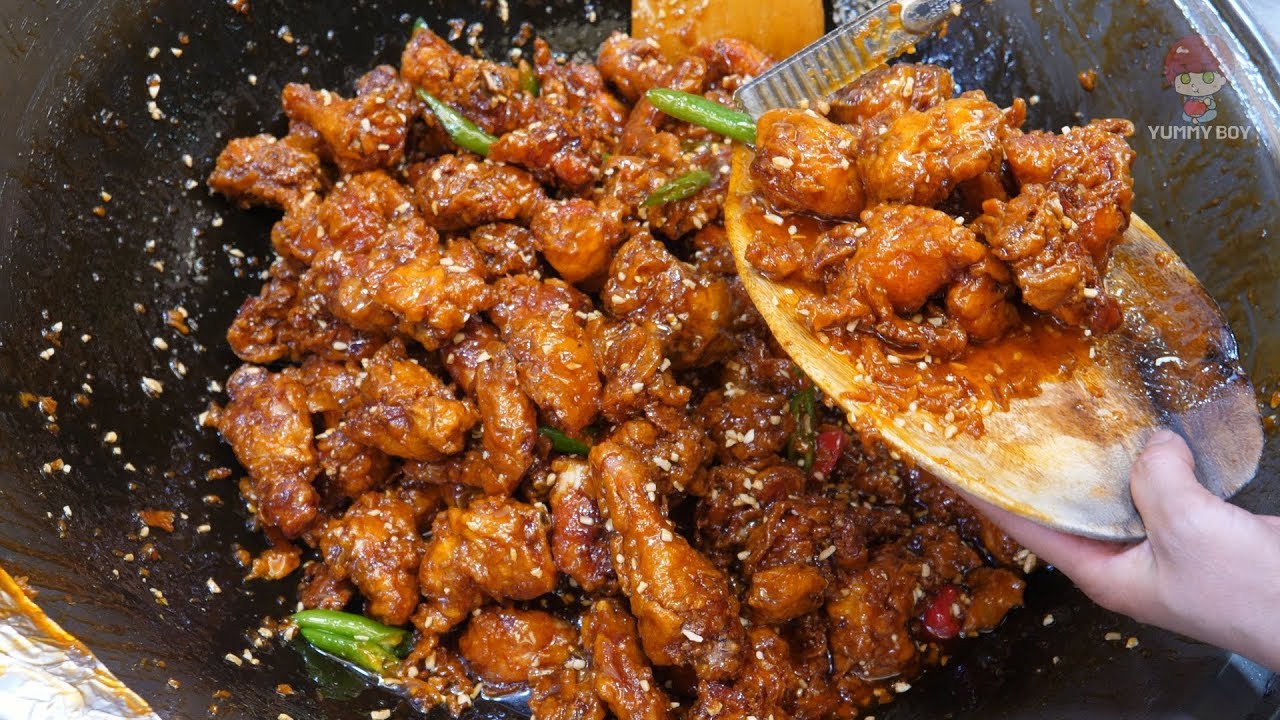 인천 매콤 닭강정 35년째 - 신포닭강정 신포시장 / タッカンジョン, Sweet and sour chicken - Korean street food