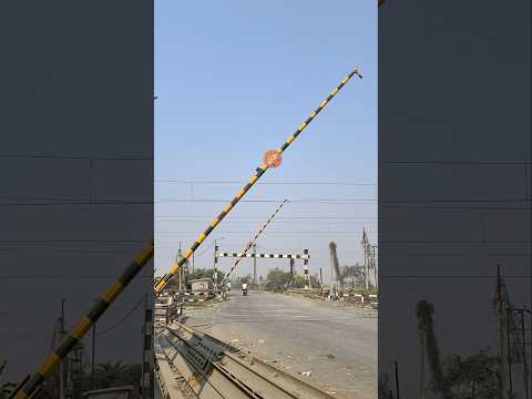 Rail Gate Closing Scene #shorts