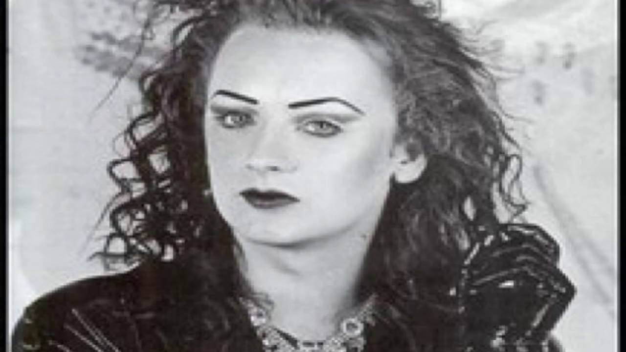 Los looks más extravagantes de Boy George - YouTube