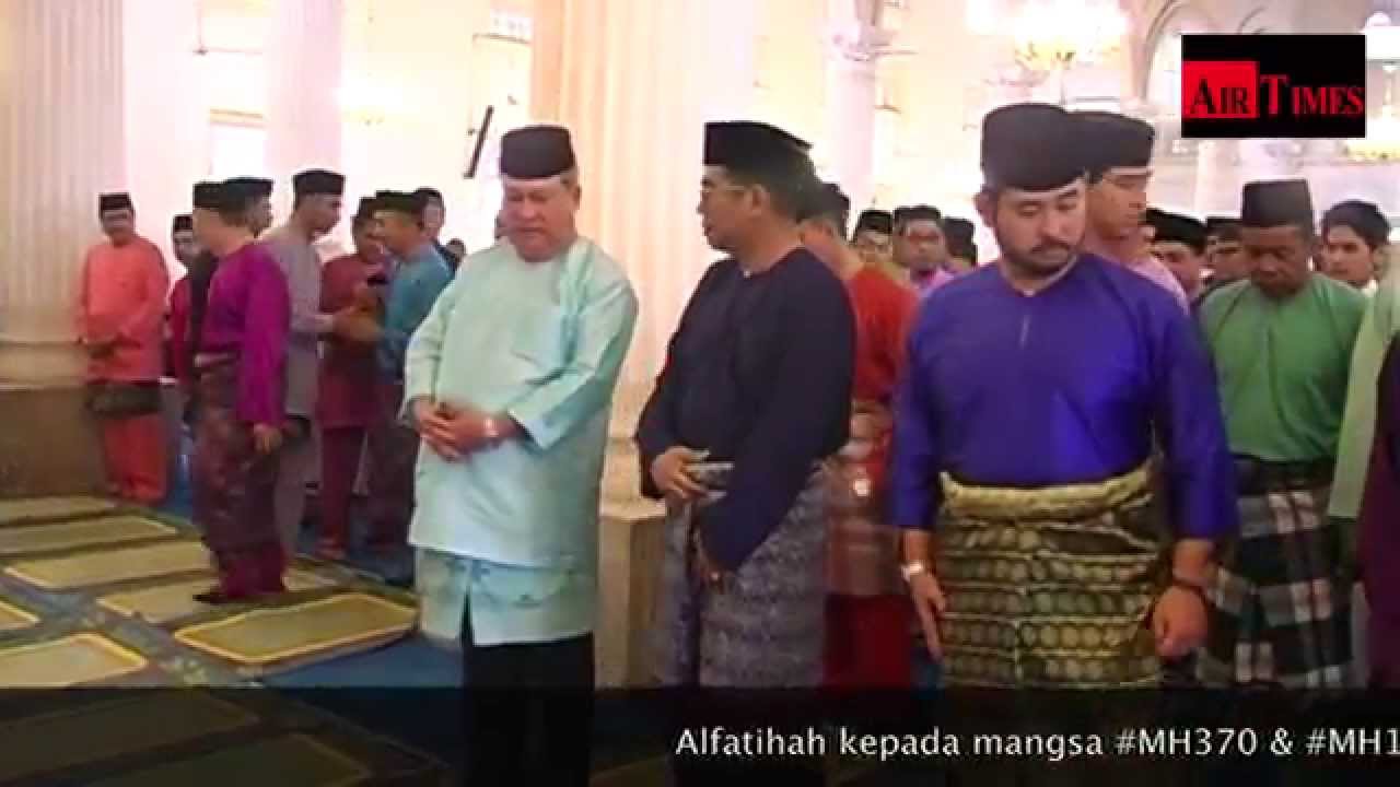 DYMM Sultan Johor di Masjid Abu Bakar Johor Bahru - Solat ...