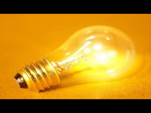 فيديو: كيف تنتج المصباح الكهربائي الضوء؟