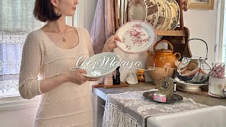 Brocante purchase introduction | Home cafe with antique tableware and French tea