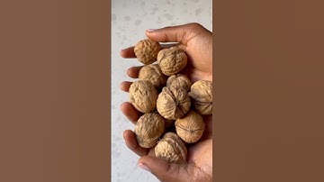 Easiest way to crack a walnut! #diyfood #wholefoods #walnuts #healthysnackideas #howto