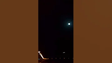 وأنا لو حلوه أنا حلوه عشان وياك 