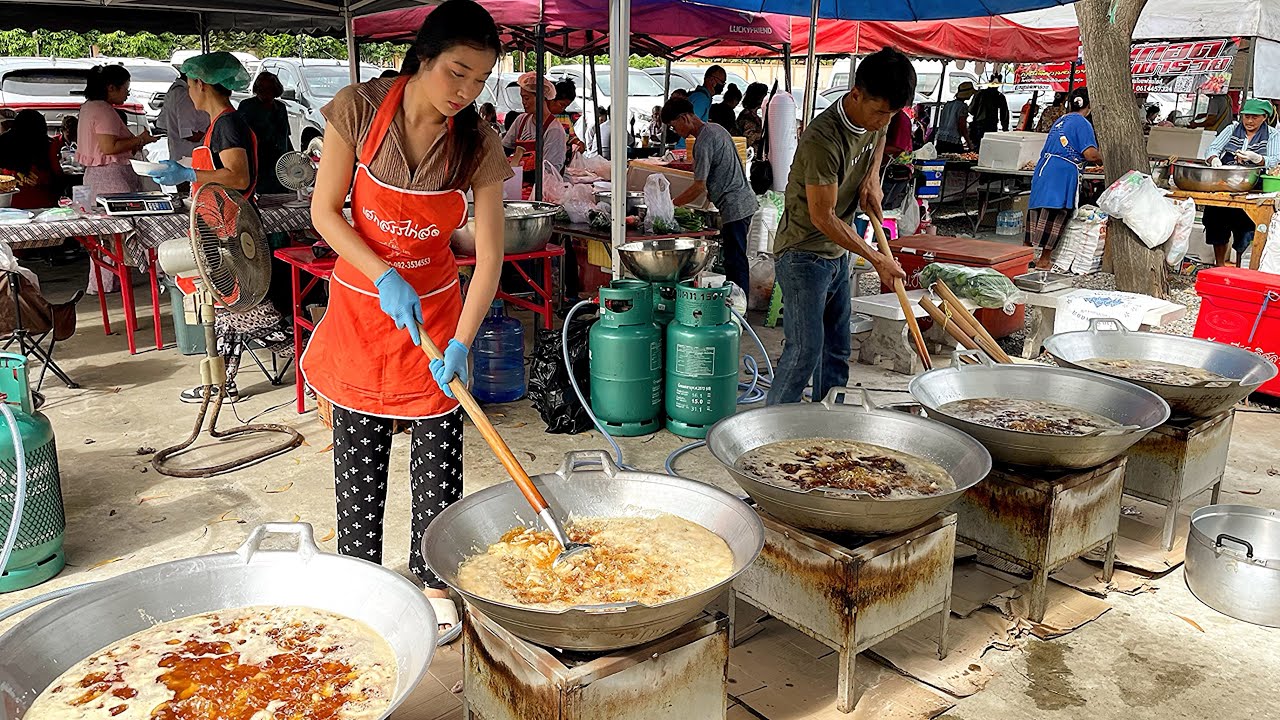 Sold Out in 2 Hours! Famous Chef Fried 100 Kg of Chicken Skin Per Hour | Thai Street Food