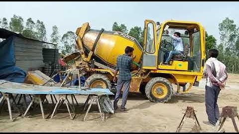 Ajax fiori self loading concrete mixer Rent (9783327422)