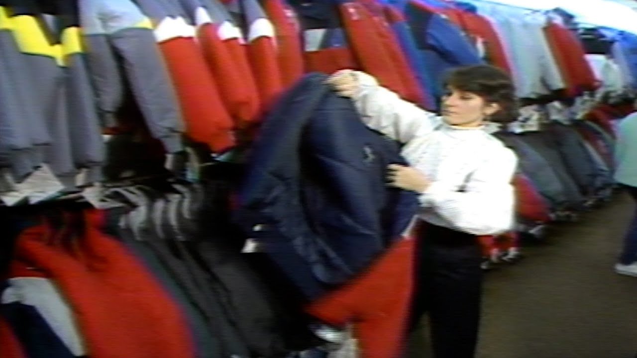 80s fashion ditched the bulky layers in winter, but zippers still