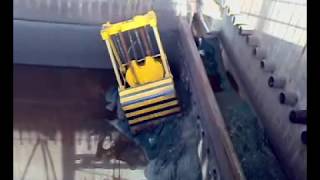 Self dumping Grab Bucket
