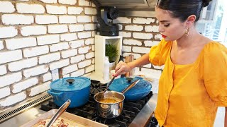 Selena Gomez is cooking at Justin Bieber's house 🏠