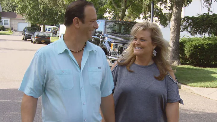 Cheerleader Who Hired Hitman to Kill Dad Writes Te...