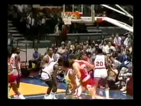 MICHAEL JORDAN:His first game in MSG (1984.11.08 N...