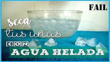 ¿El agua helada seca realmente el esmalte de uñas?