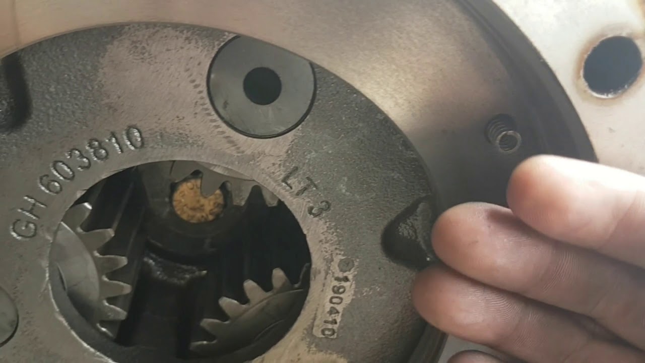 TRATOR NEW HOLLAND TL 75E - PROBLEMA DE FREIO - SUMINDO FLUÍDO