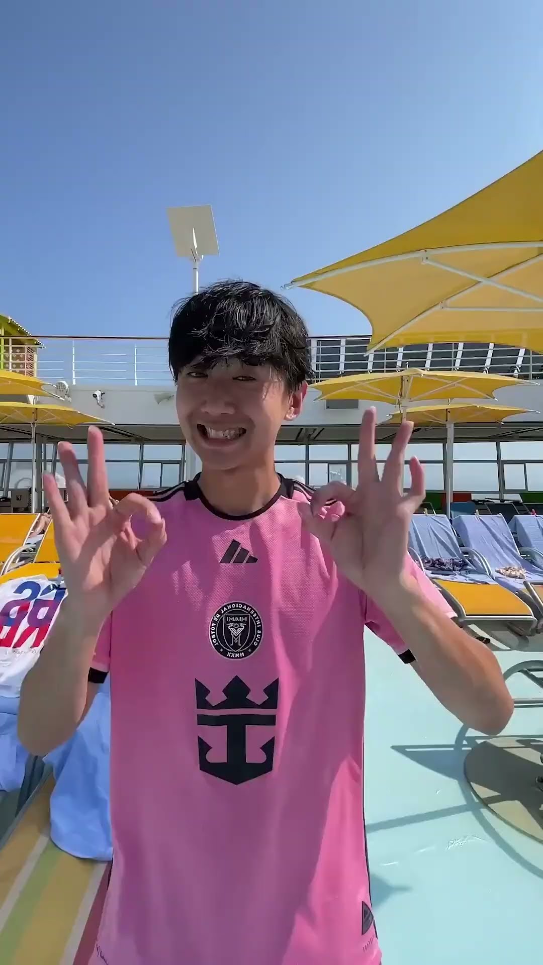 Crossing SWIMMING POOLS Be Like... #shorts #mingweirocks