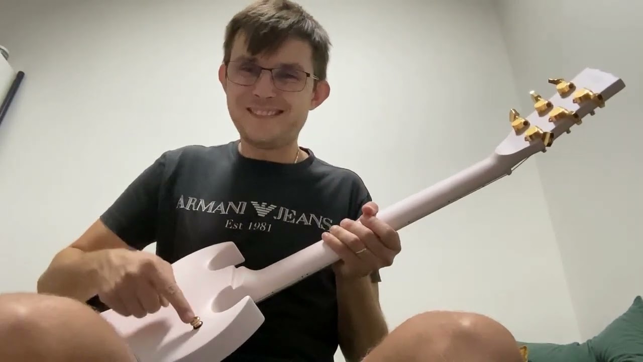 Harley Benton DC-DLX Gotoh Shell Pink review (2023) - YouTube