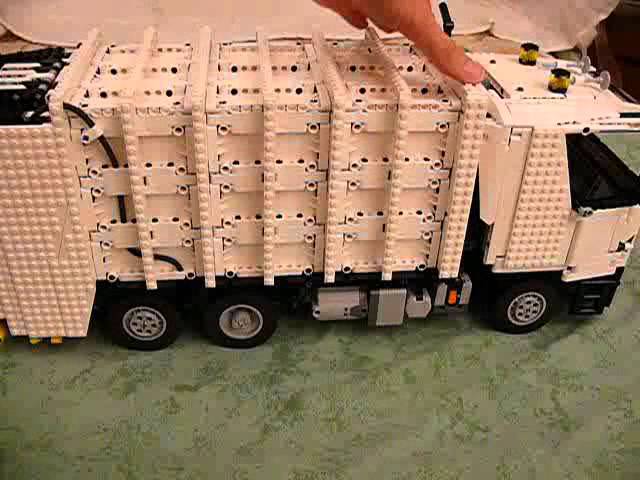 Camion poubelle LEGO 