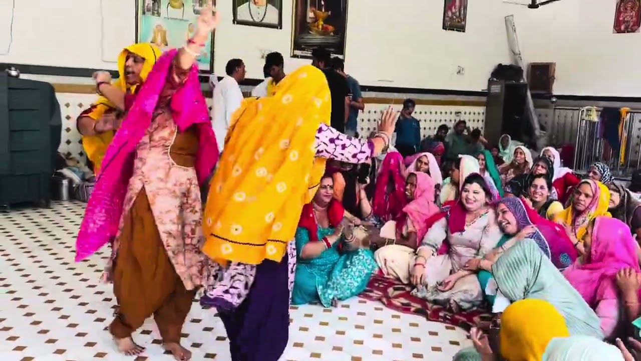 सो मत जाईये बाबा रंग बरसे