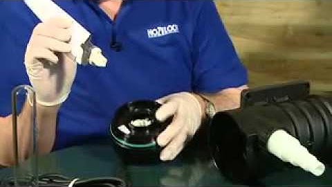 Hozelock - Changing a Hozelock Vorton bulb