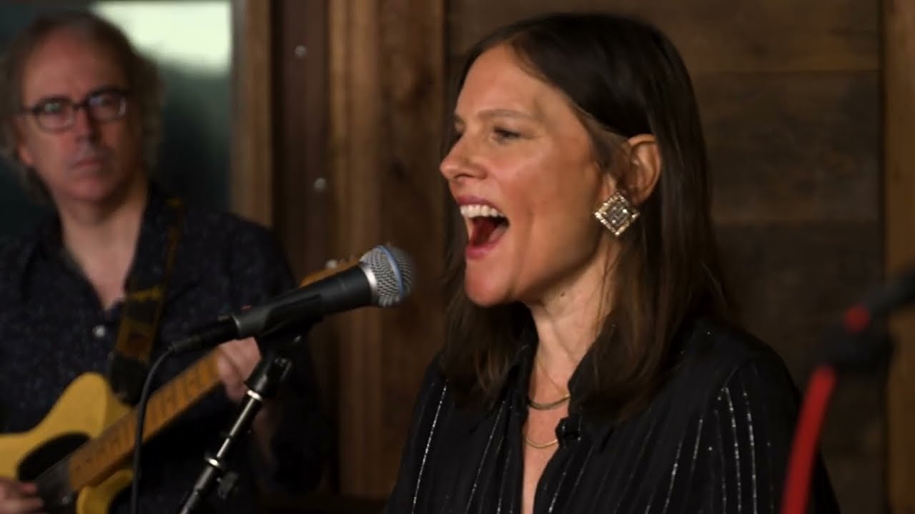 Mule Skinner Blues  - The Loyales (Dolly Parton cover)