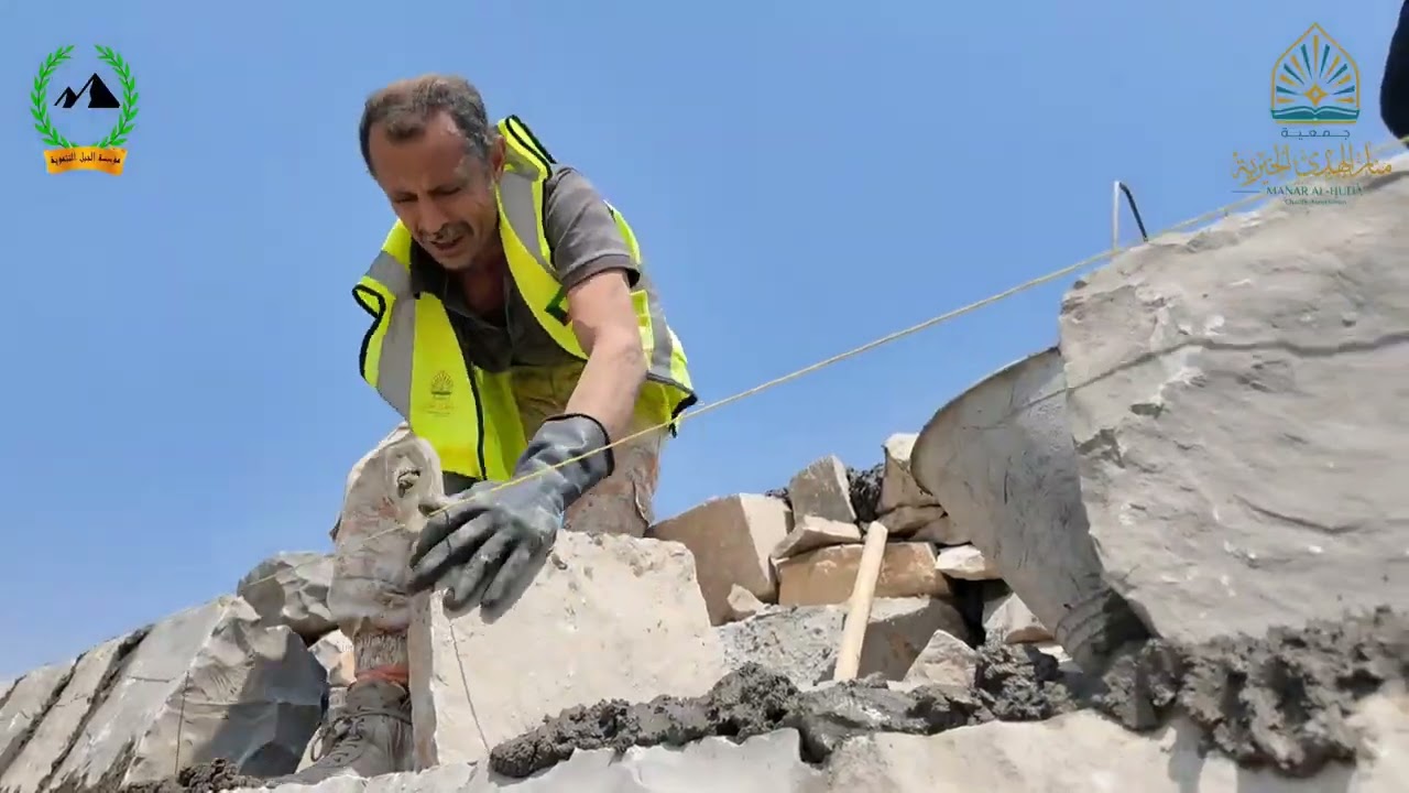 فيديو يوضح من البدايه الى النهايه مراحل  العمل لمشروع مياه مناطق الشحه بتمويل كويتي