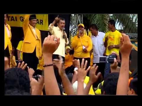 Bunga Dan Tembok : Maka Hanya Ada Satu Kata, Lawan! (Kompilasi Film Perjuangan Melawan Orde Baru – Suharto : Para Pelopor, Peristiwa Mei, ‘Reformasi' 1998).