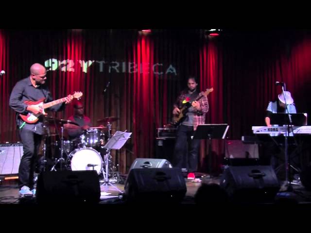 Guarda Moonring su YouTube Guarda Moonring su YouTube