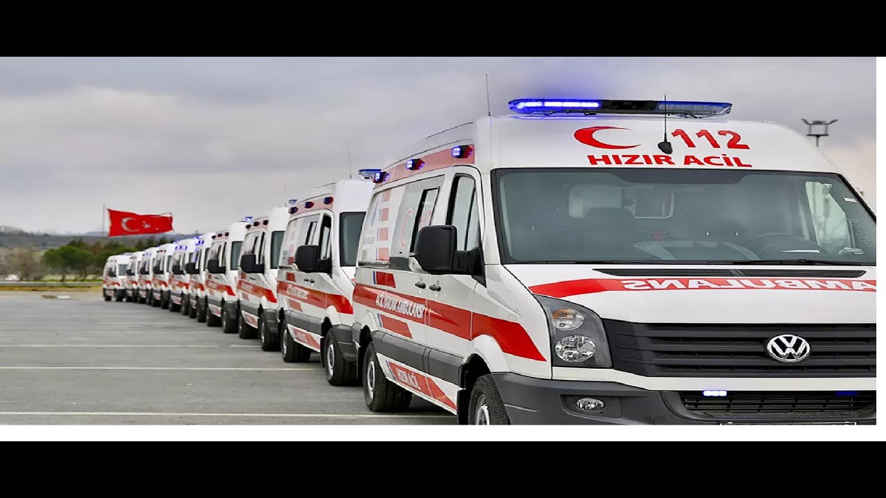 Ambulans şoförü oldum ve hastaları iyileştirdim! Roblox - Emergency World Wide