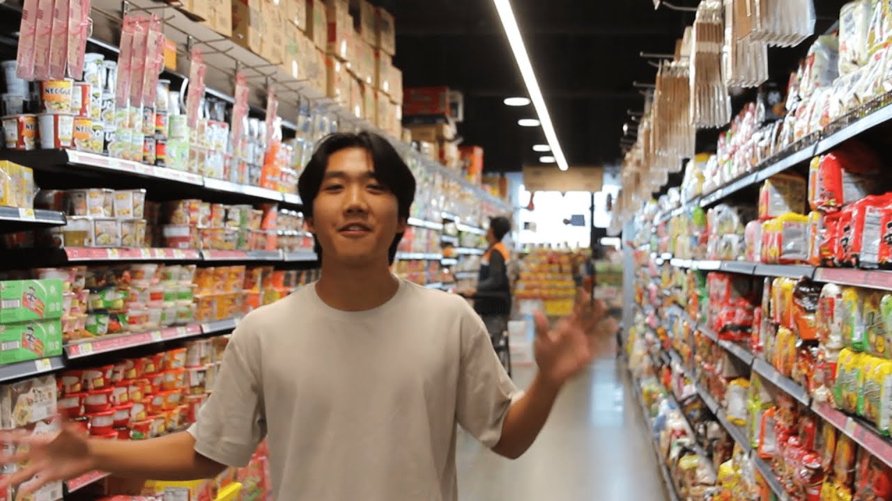 Logan shops at H-Mart - YouTube