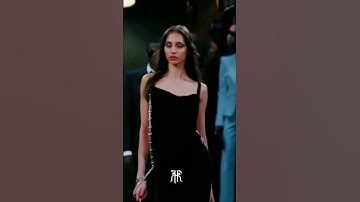 Yasmin Wijnaldum for Dsquared2 FW25 #yasminwijnaldum #supermodel #runway #dsquared2 #fw25