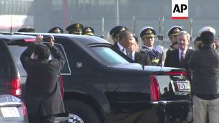 US President Barack Obama arrived in Beijing on Monday to attend the APEC (Asia-Pacific Economic Coo