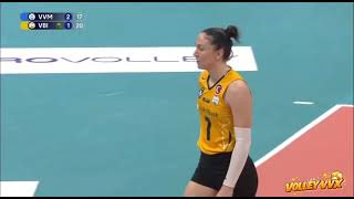 Helena Cazautenin 4.Setin Sonlarına Doğru Bulduğu Ace Ve Tijana Boskovicin Reaksiyonu