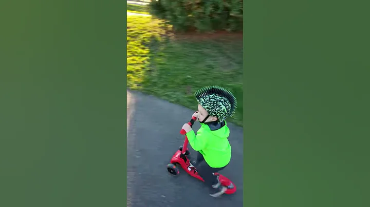 2 (26m) year old killing it on a scooter