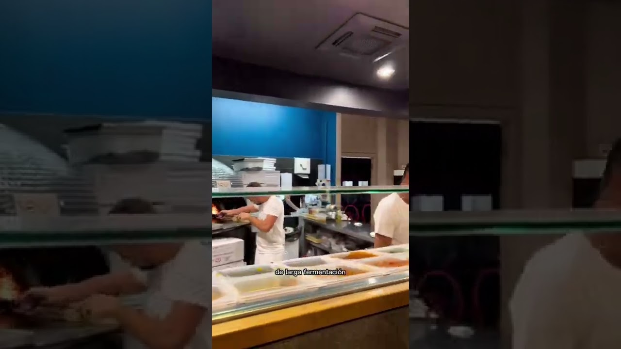 Unas de las mejores pizzerías de Italia - Seu Pizza Illuminati en Roma - 