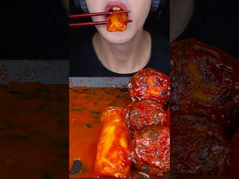 ASMR KIELBASA SAUSAGE SPICY ENOKI MUSHROOM MUKBANG소세지 먹방ソーセージ ン キノコを 咀嚼音Sosis EATING SOUNDS #shorts