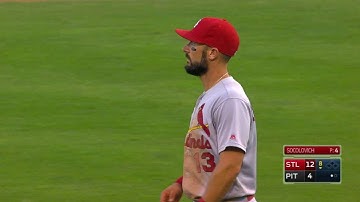 STL@PIT: Carpenter makes a great barehanded play