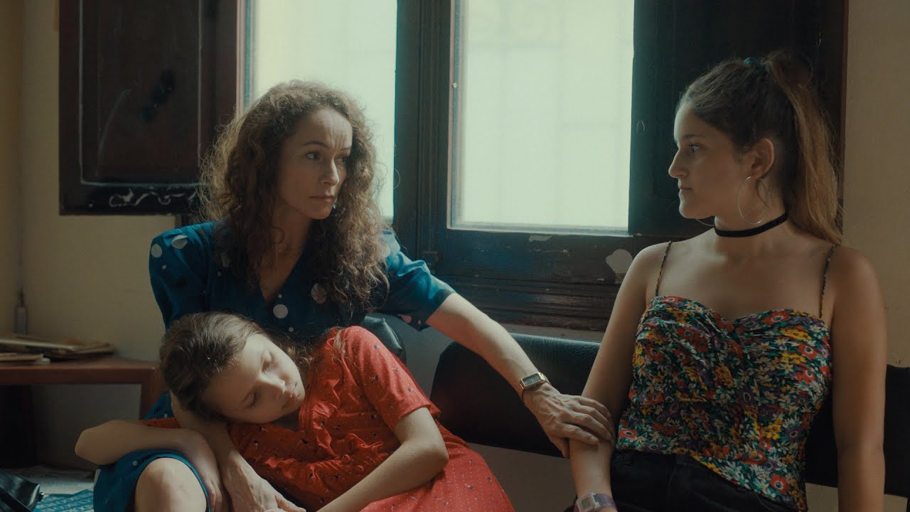 New Movies: Queens (Reinas) (2024) by Klaudia Reynicke — Farewell Lima: A Family's Last Dance in 1990s Peru