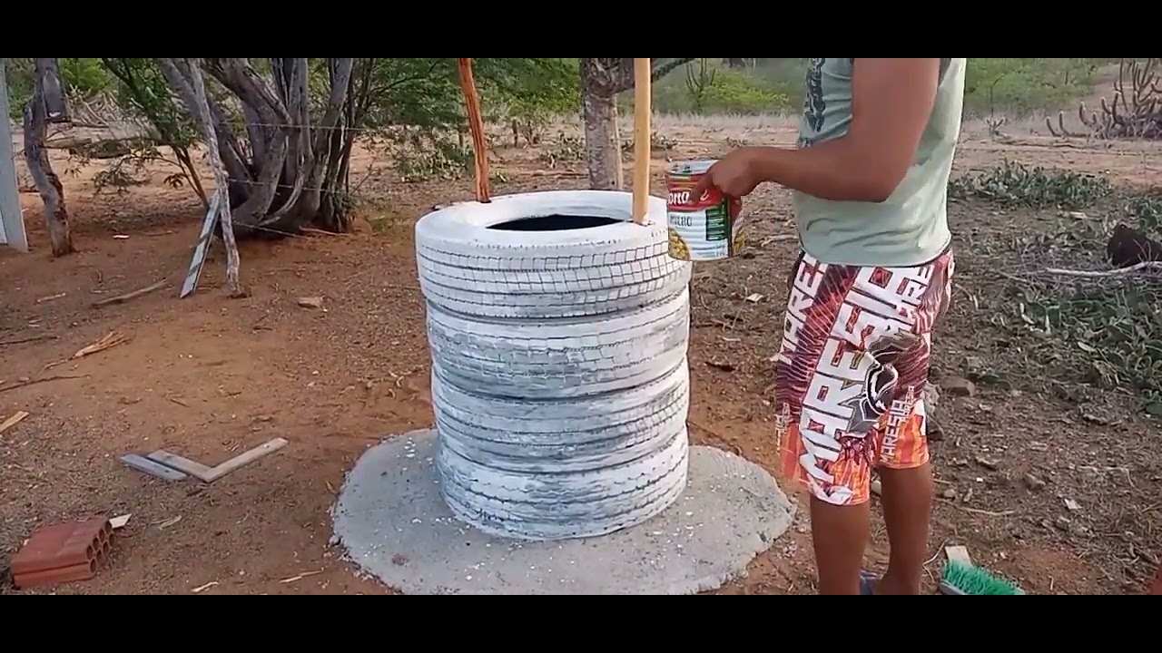 Olha que lindo poço feito com pneu retirado da natureza