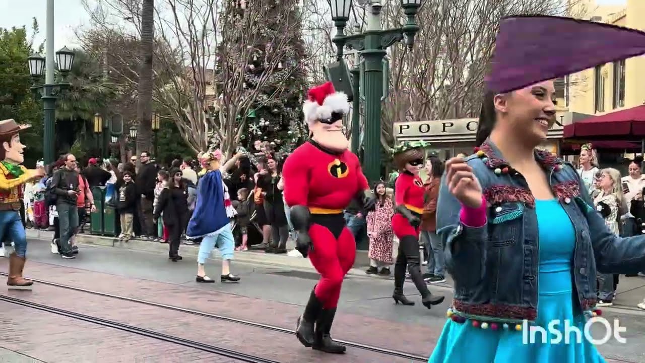 ดิสนีย์แลนด์วันที่สอง ep 2 #เหมือนได้เที่ยวไปรอบโลกเลยค่ะ #สวยงามสนุกสุดๆ👍