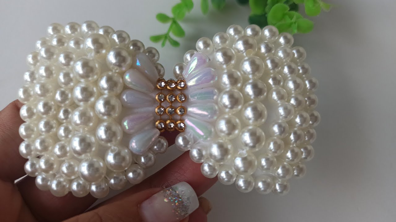 Laço de Pérolas e Gotinhas Tie Dye