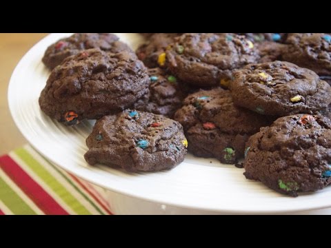 how-to-make-chocolate-m&m-cookies