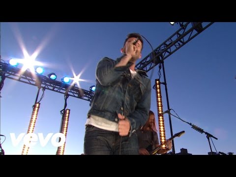 Maroon 5 - Harder To Breathe (VEVO Summer Sets)