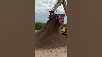 11-14T ALL-STAR Screening Bucket screening topsoil with a 20mm setup